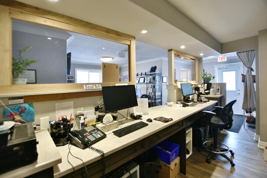 More Photos Of 1535 Mosley St, Wasaga Beach Storefront Retail Office For Sale