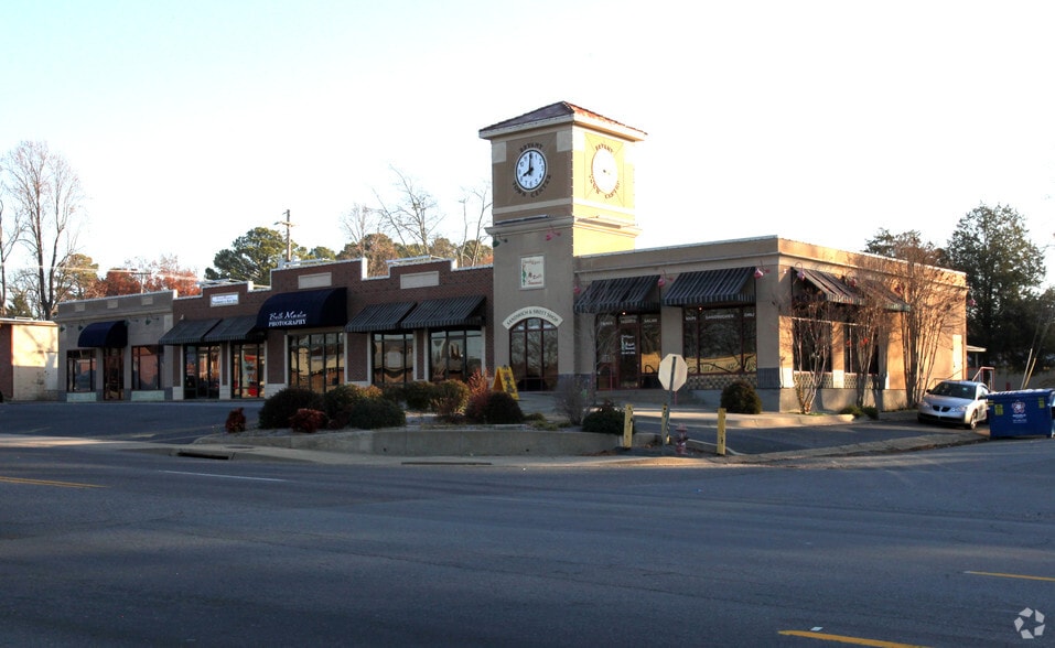 More Photos Of 304 Reynolds Rd, Bryant Freestanding For Lease