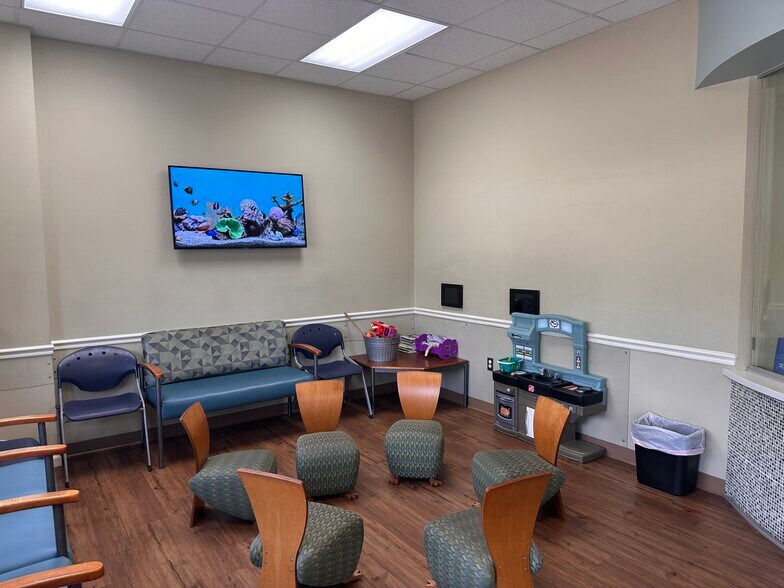 More Photos Of 50 Cropwell Dr, Pell City Freestanding For Sale