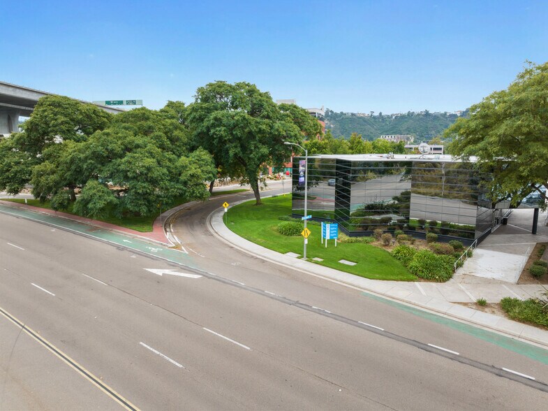 More Photos Of 8898 Rio San Diego Dr, San Diego Office For Lease