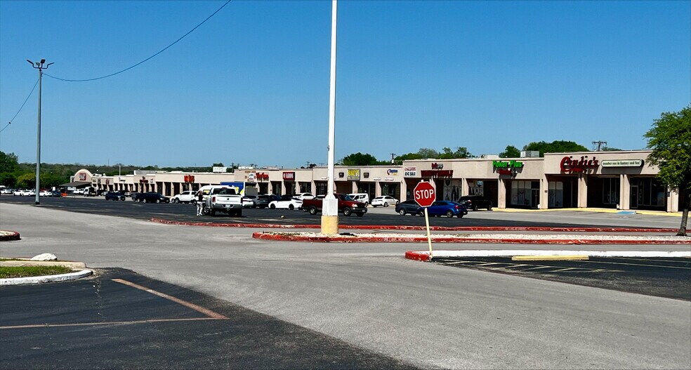 More Photos Of 440 Plaza, Killeen Unknown For Lease