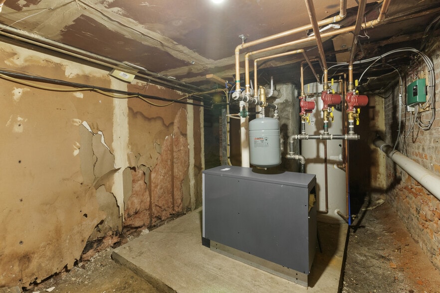 More Photos Of 23 Monroe St, Schenectady Apartments For Sale