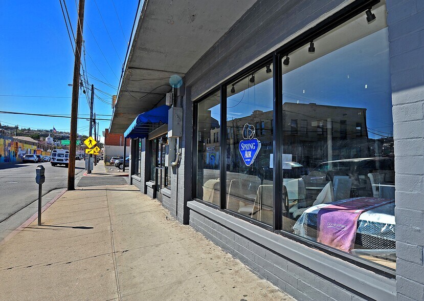 More Photos Of 209 N Arroyo Blvd, Nogales Storefront For Sale