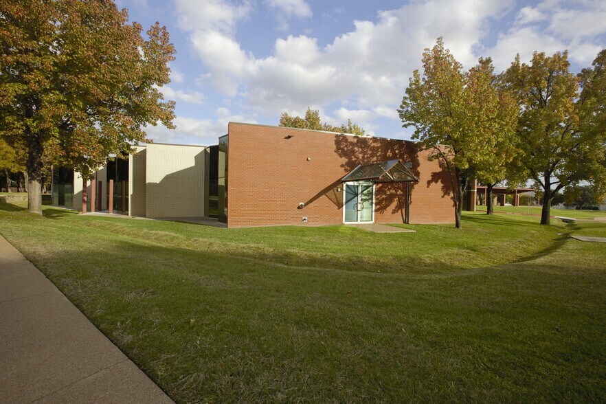 More Photos Of 1903-1907 Ascension Blvd, Arlington Medical For Lease