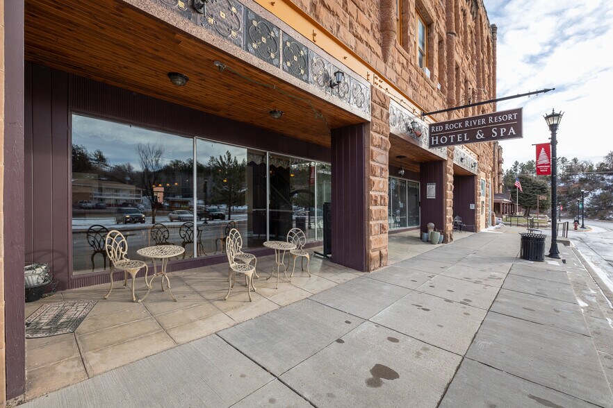 More Photos Of 603 N River St, Hot Springs Hotel For Lease