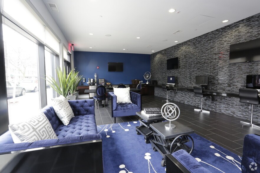 More Photos Of 1720 Central St, Evanston Apartments For Lease