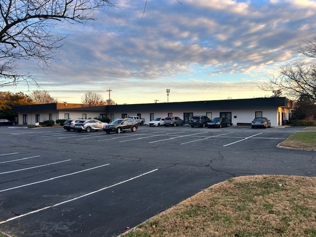 More Photos Of 1411 Plaza West Rd, Winston-Salem Medical For Lease