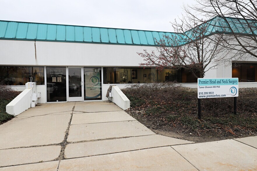 Primary Photo Of G4007 W Court St, Flint Office For Sale