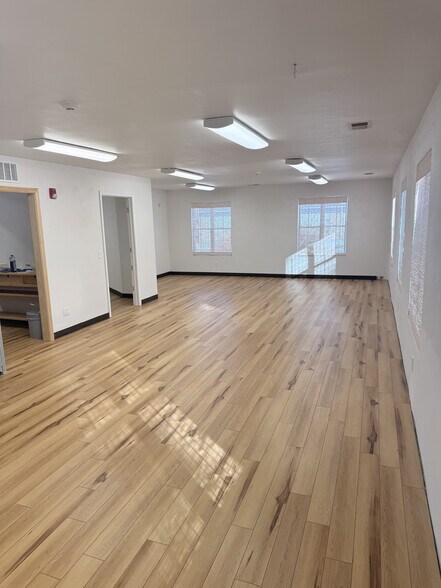 More Photos Of 1380 Triad Center Dr, Saint Peters Office For Lease