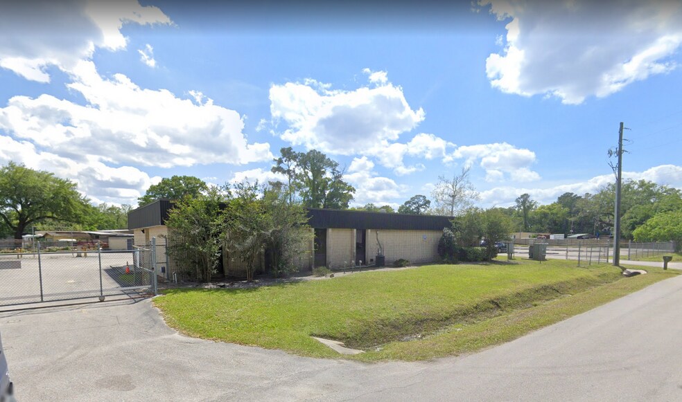 More Photos Of 2502 Rolac Rd, Jacksonville Industrial For Lease