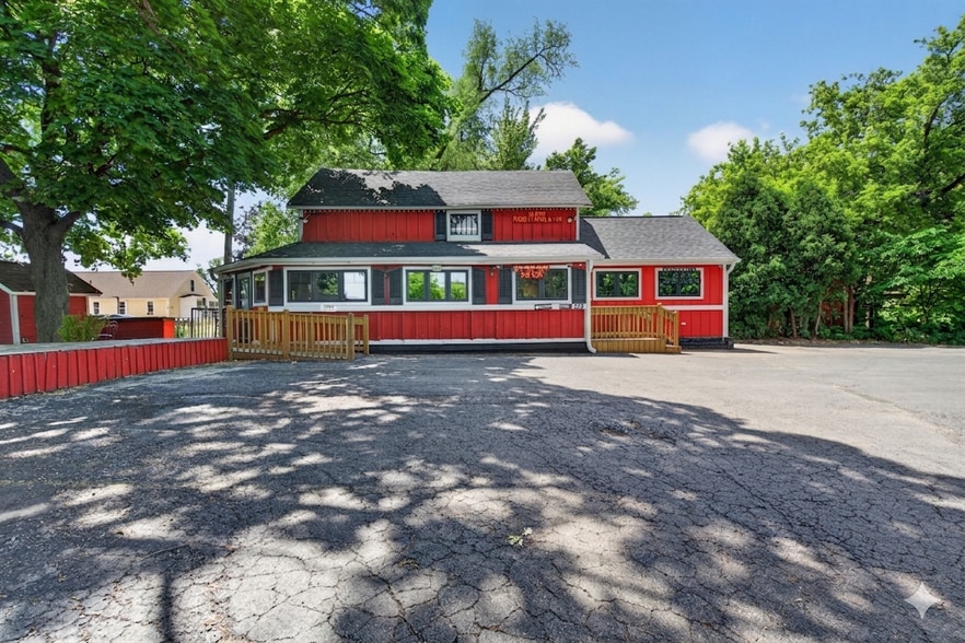 More Photos Of 211 W Railroad Ave, Bartlett Storefront Retail Residential For Sale
