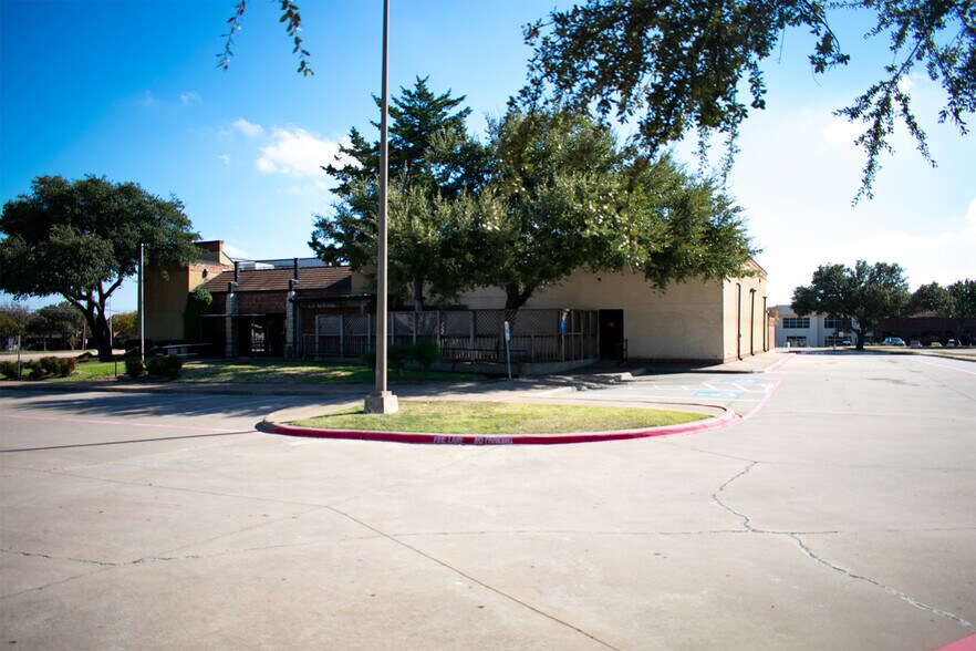 More Photos Of 1801 N Plano Rd, Richardson Specialty For Lease