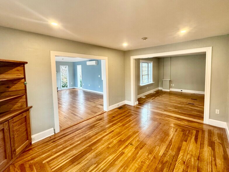 More Photos Of 110 Main St, Kingston Office For Sale