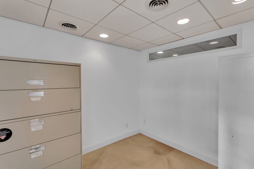 More Photos Of 1108 Ohio River Blvd, Sewickley Office For Sale