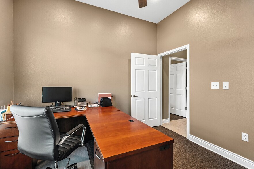 More Photos Of 1490 Rusk Rd, Round Rock Coworking Space