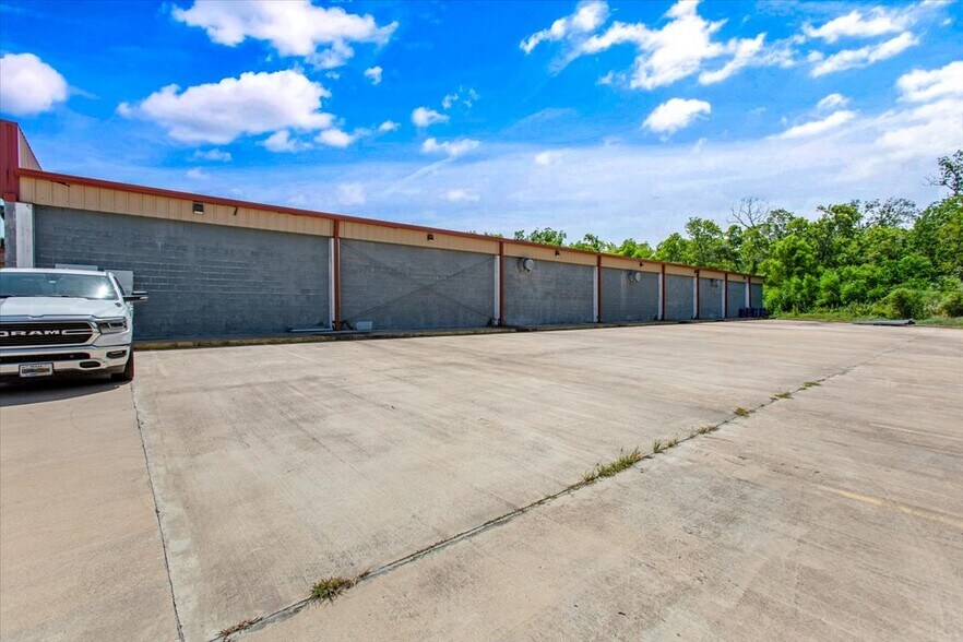 More Photos Of 2100 Highway 2004, Richwood Freestanding For Sale