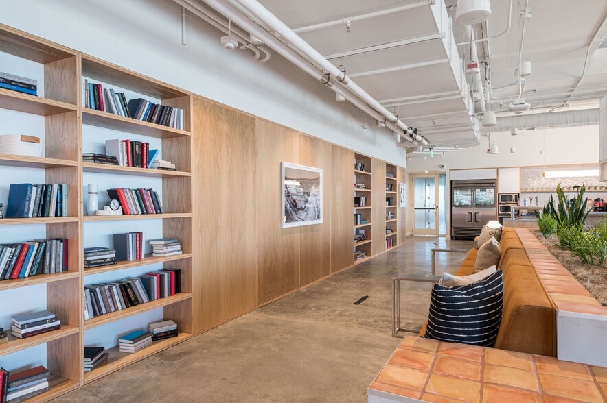 More Photos Of 410 N Scottsdale Rd, Tempe Office For Lease