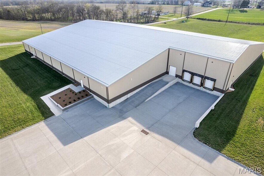 More Photos Of 100 Industrial Dr, New Haven Warehouse For Lease