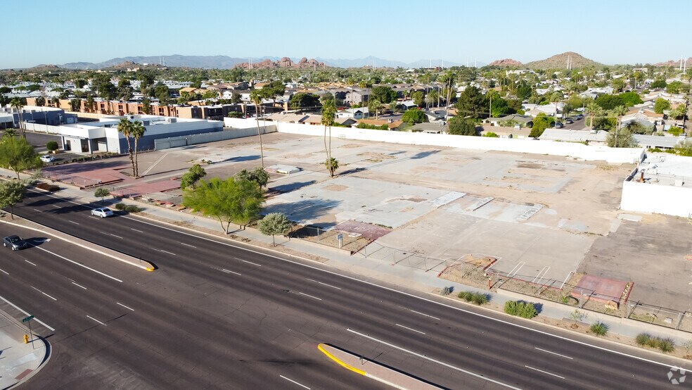 More Photos Of 1200 N Scottsdale Rd, Scottsdale Auto Dealership For Sale
