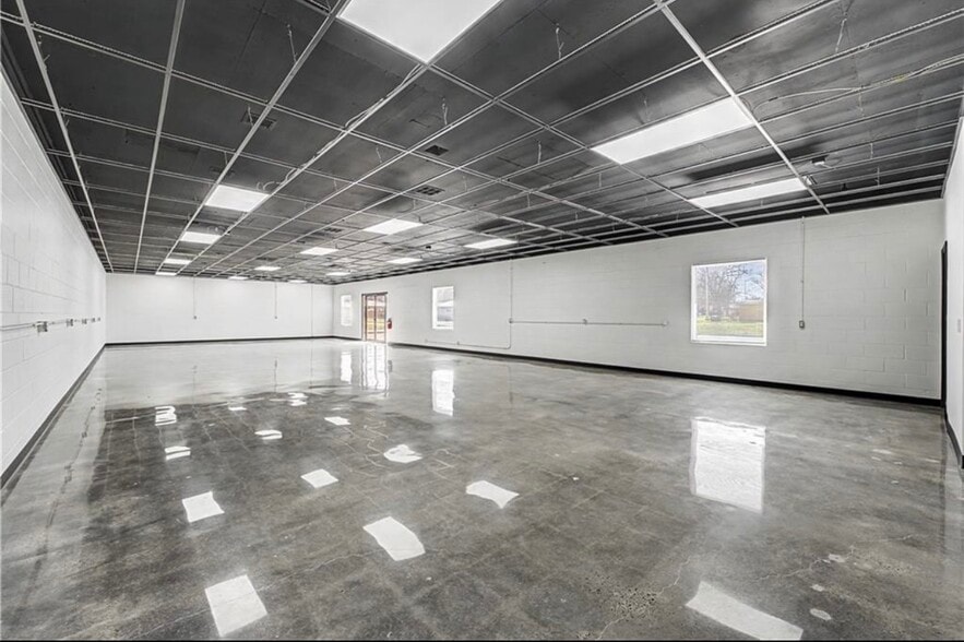 More Photos Of 800 Highland Ave, Springdale Freestanding For Sale