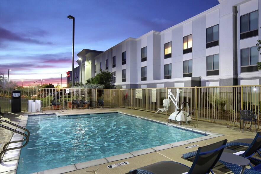 More Photos Of 251 S Wilmot Rd, Tucson Hotel For Sale