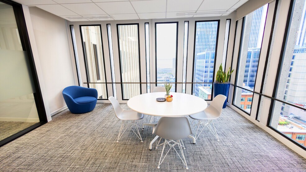 More Photos Of One Embarcadero Ctr, San Francisco Coworking Space