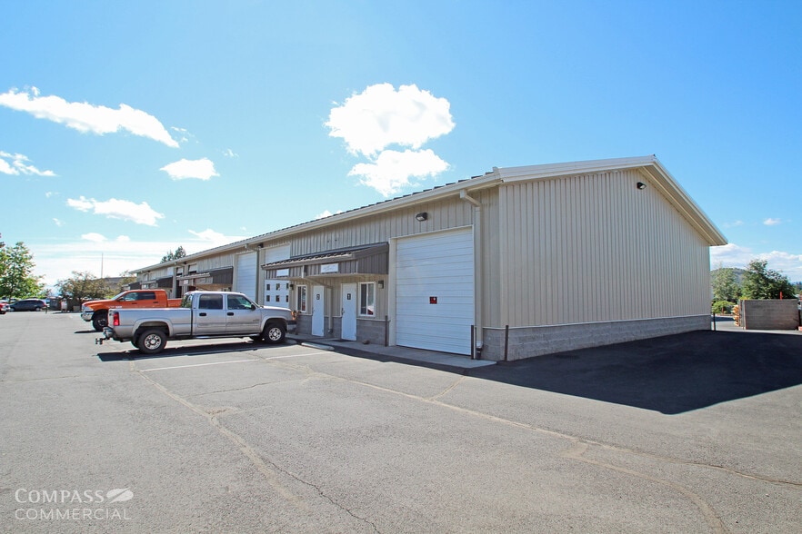 More Photos Of 62999 NE Layton Ave, Bend Warehouse For Lease