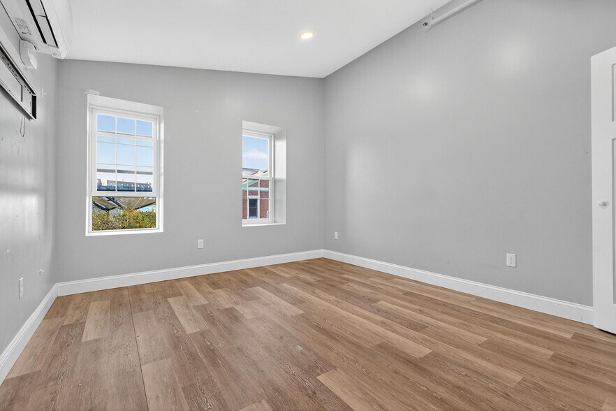 More Photos Of 90-94 Bank St, New London Storefront For Sale