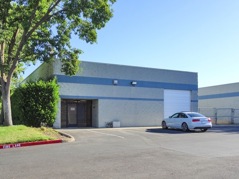 More Photos Of 3167 Fitzgerald Rd, Rancho Cordova Warehouse For Lease