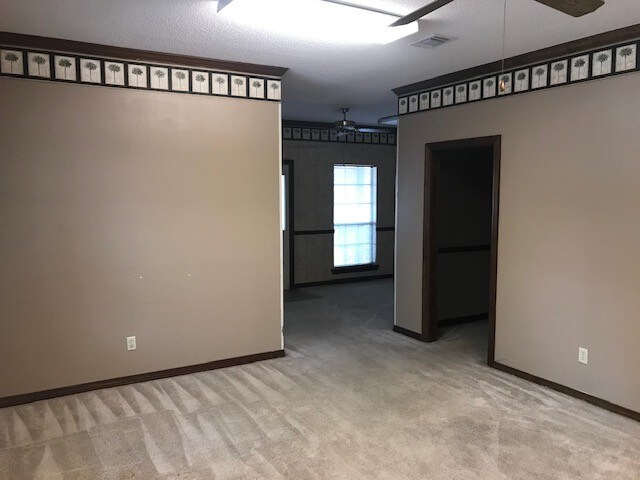 More Photos Of 7840 Pine Forest Rd, Pensacola Office For Sale