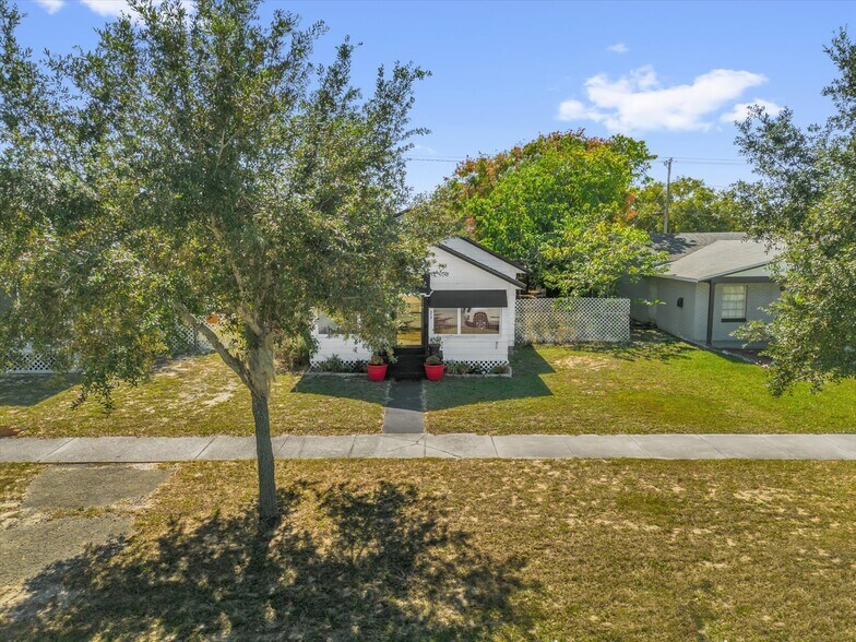 More Photos Of 312 E Main St, Dundee General Retail For Sale