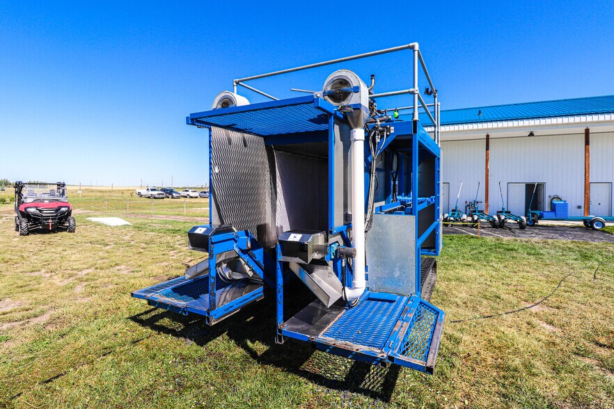 More Photos Of 705068 82 -1, Wembley General Retail For Sale