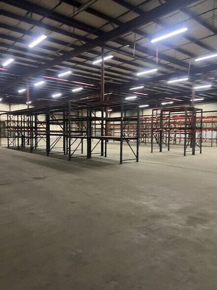 More Photos Of 136 Flamingo Dr, Modesto Warehouse For Lease