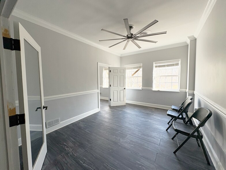 More Photos Of 203 E Franklin St, Chapel Hill Storefront For Sale