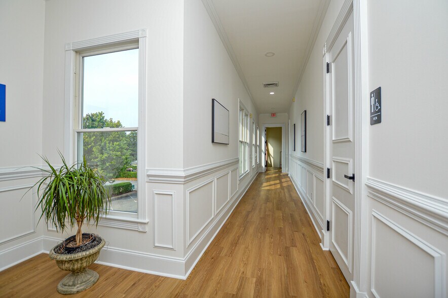 More Photos Of 21000 Torrence Chapel Rd, Cornelius Office Residential For Lease