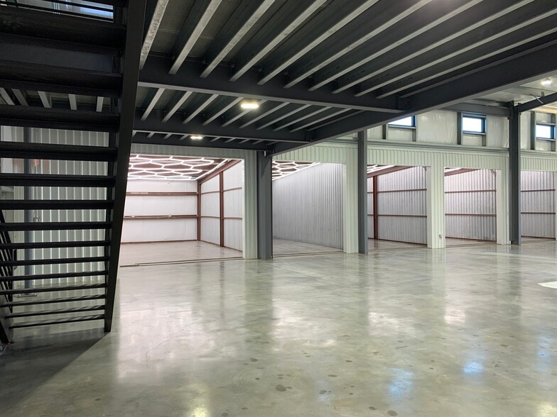 More Photos Of 10819 Paulus Dr, Houston Industrial For Sale