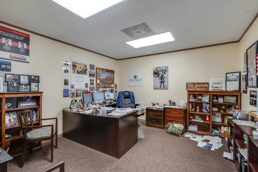 More Photos Of 121-127 E Main St, Ravenna Storefront Retail Office For Sale