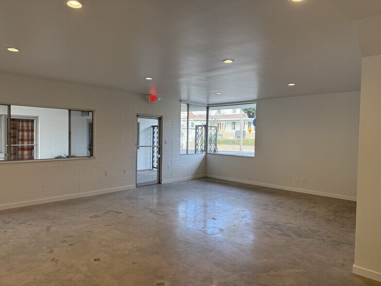 More Photos Of 738-746 E Main St, Ventura Office For Lease