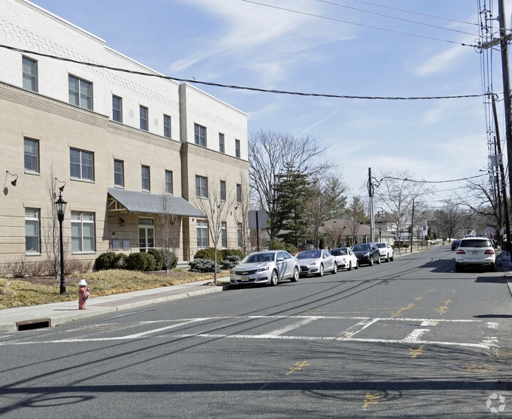 More Photos Of 35 Jefferson Ave, Westwood Health Club For Lease