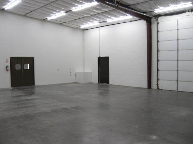 More Photos Of 11907-11909 Windfern Rd, Houston Warehouse For Lease