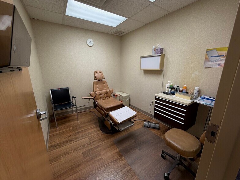 More Photos Of 2030 Center St, Northampton Flex For Lease