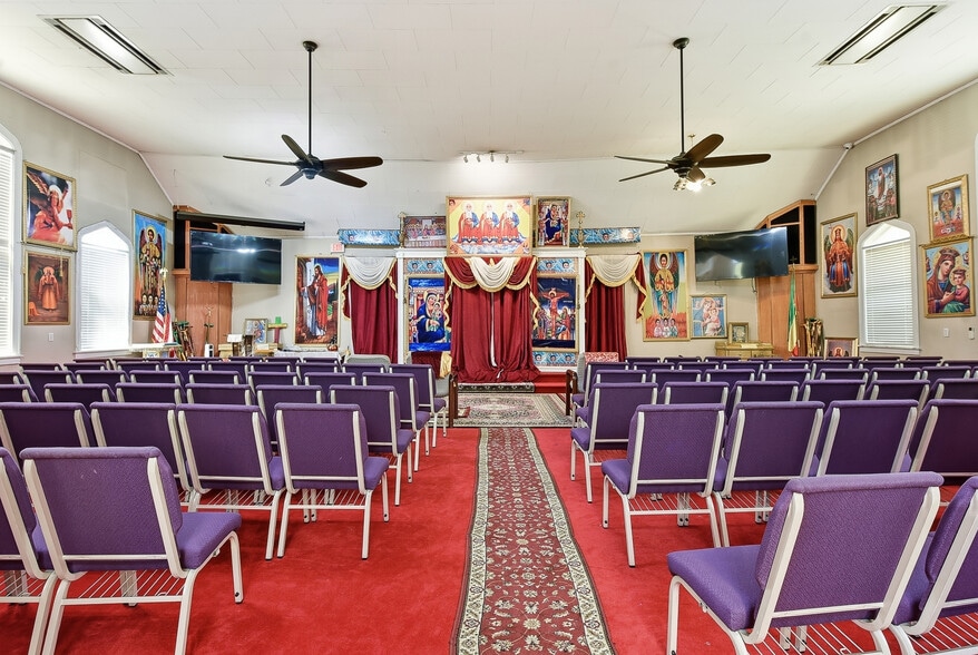 More Photos Of 4932 Ohio St, Omaha Religious Facility For Sale