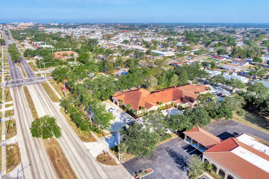 More Photos Of 1314 E Venice Ave, Venice Medical For Sale