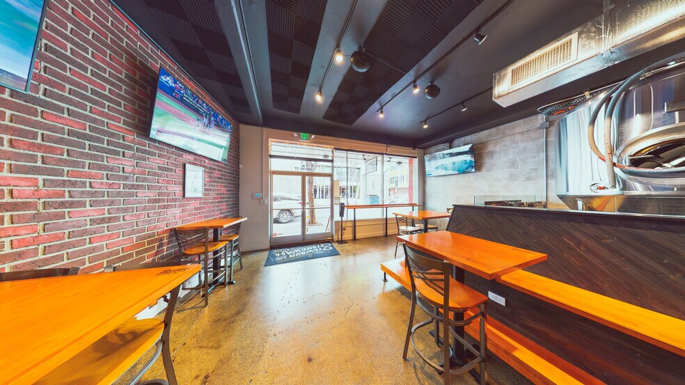 More Photos Of 96 N King St, Honolulu Bar For Lease