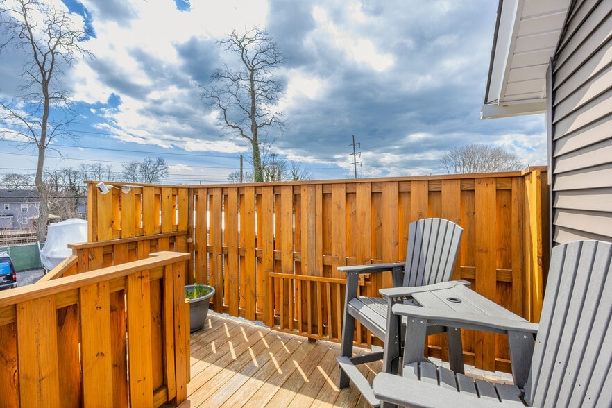 More Photos Of 296 N Main St, Sayville Industrial For Sale