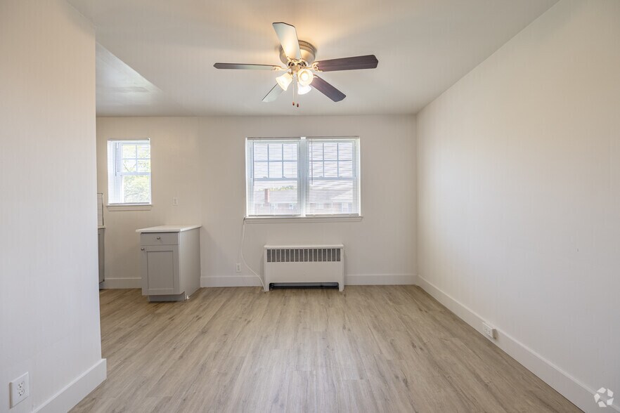 More Photos Of 1100 E Ramblewood Rd, Baltimore Apartments For Sale