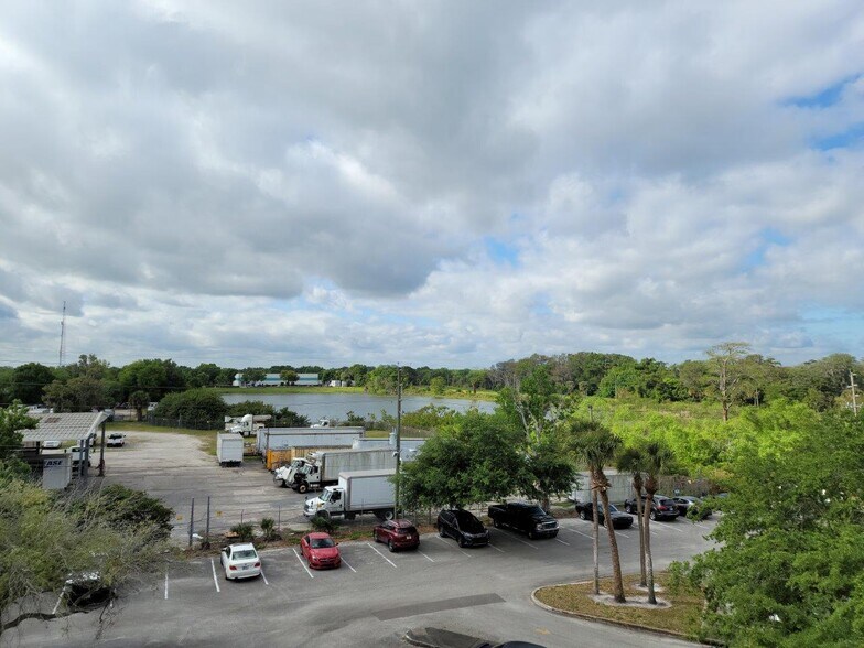 More Photos Of 5104 N Orange Blossom Trl, Orlando Office Residential For Lease
