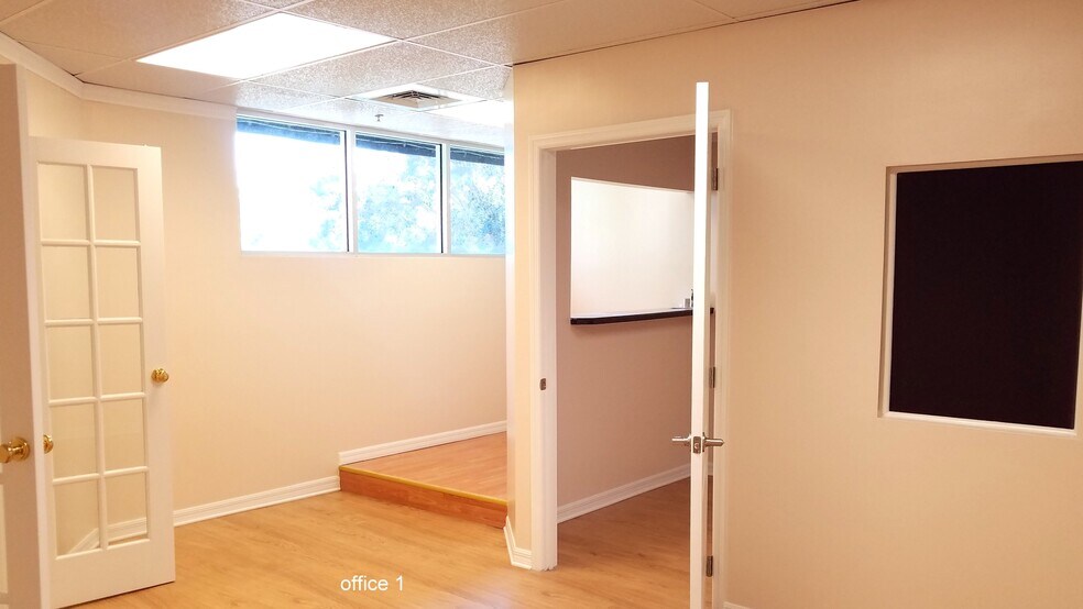 More Photos Of 7802 Kingspointe Pky, Orlando Office For Lease