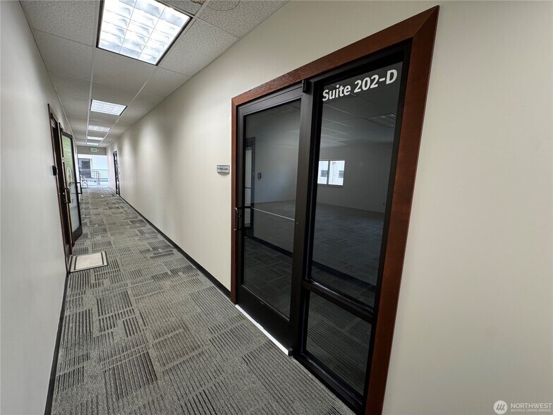 More Photos Of 325 E George Hopper Rd, Burlington Office For Sale