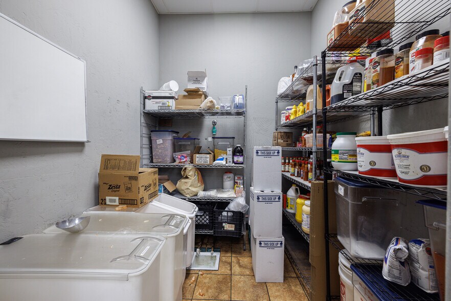 More Photos Of 7196 S Highway 92, Hereford Restaurant For Sale